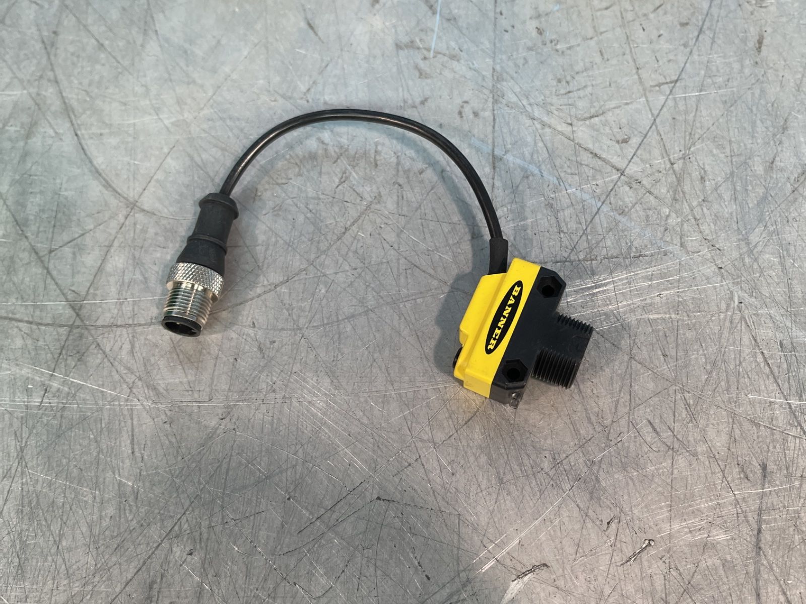 Banner World-beam Photoelectric Sensors - Qs18vp6dq5