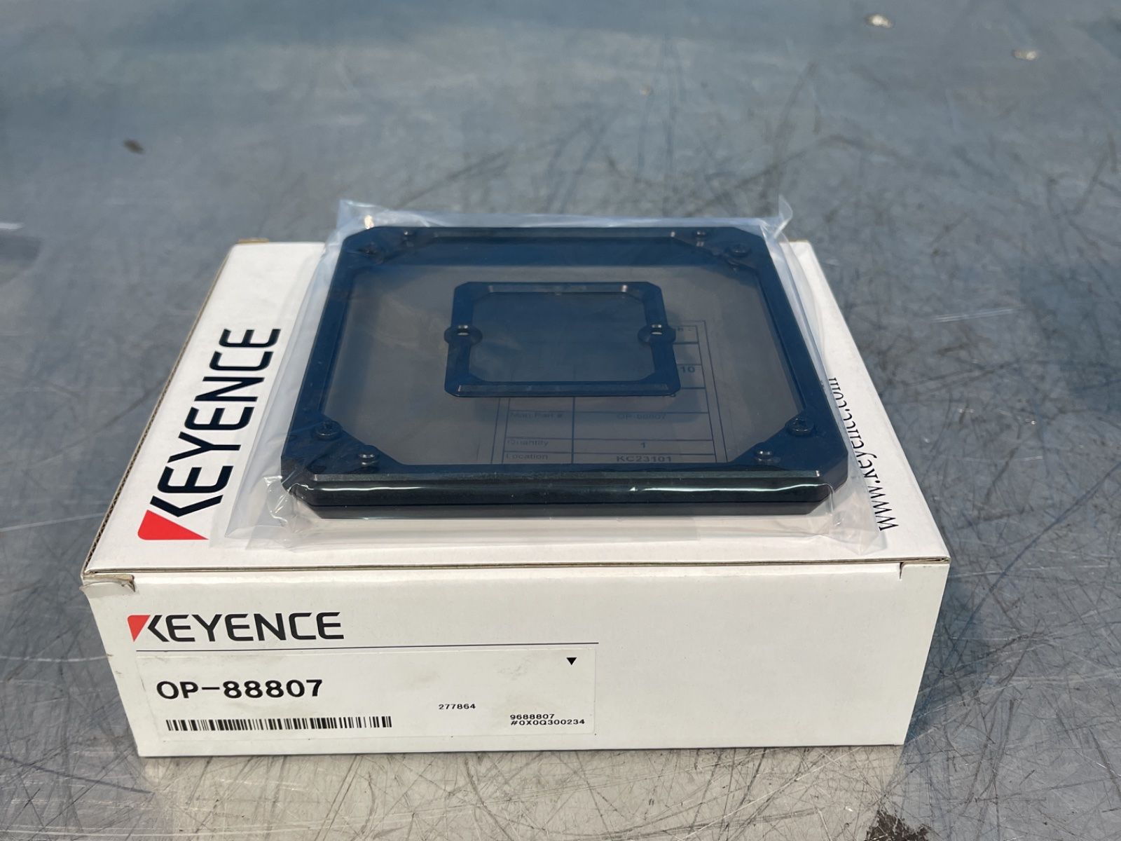 Keyence 5” X 5” Polarization Attachment - Op-88807