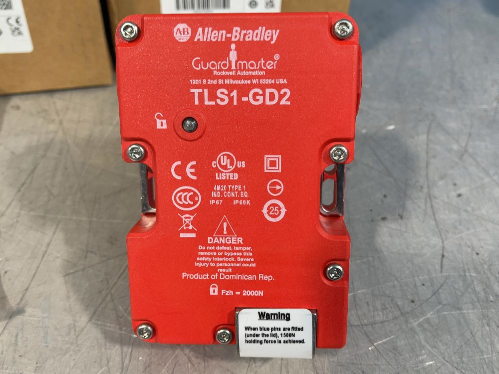 Allen-bradley Guardmaster Tls-gd2 Guardlock Switches - 440g-t21bgpt-1b
