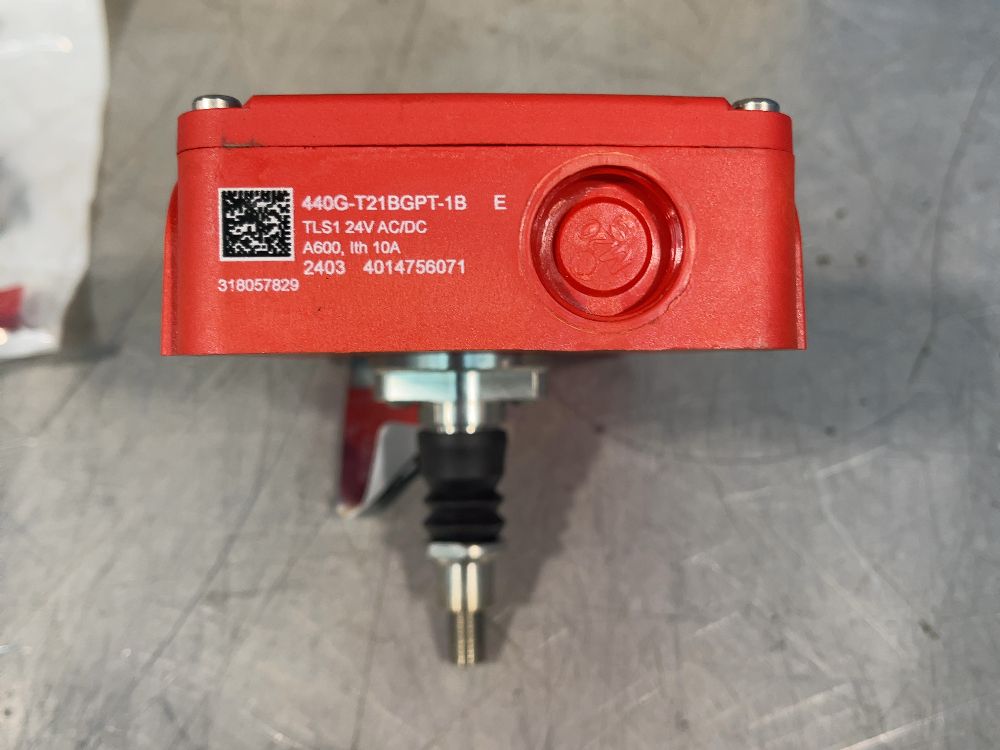 Allen-bradley Guardmaster Tls-gd2 Guardlock Switches - 440g-t21bgpt-1b