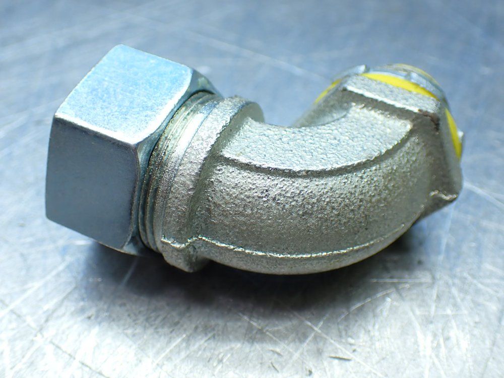 Hubbell 1/2" 125 Liquid Tight 90° Connectors - 3542