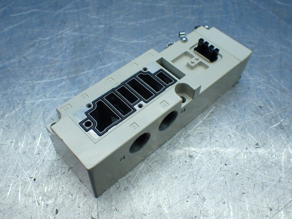Smc Pneumatic Subplate - Vq4000-pw-03t