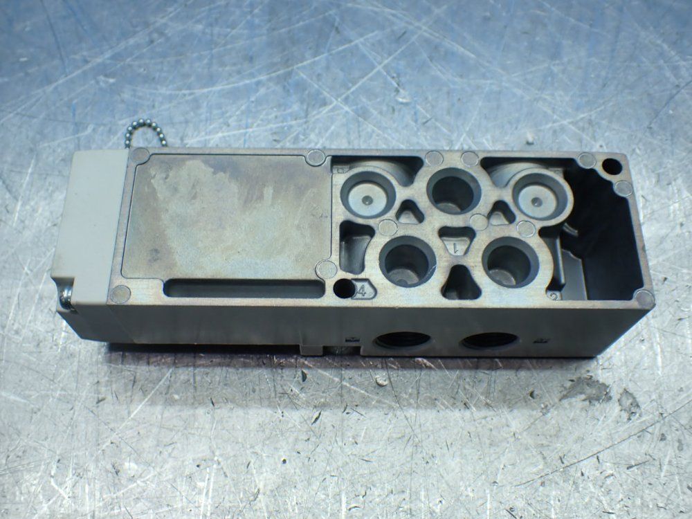 Smc Pneumatic Subplate - Vq4000-pw-03t