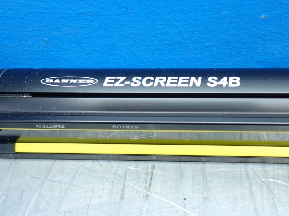 Banner 30mm Resolution, 0.1-12m Range Heavy-duty Type 4 Safety Light Curtain Emitter - S4be30-900-s