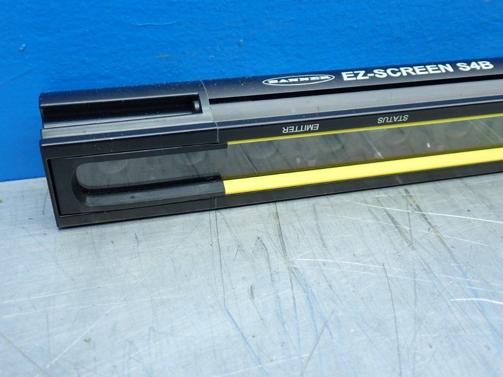 Banner 30mm Resolution, 0.1-12m Range Heavy-duty Type 4 Safety Light Curtain Emitter - S4be30-900-s