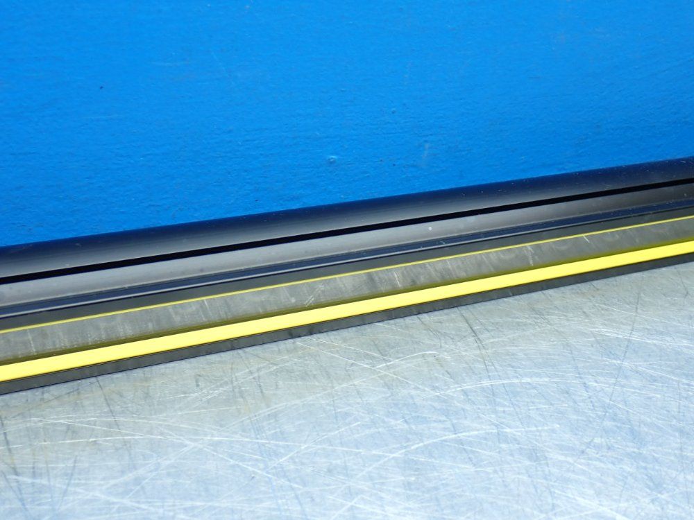 Banner 30mm Resolution, 0.1-12m Range Heavy-duty Type 4 Safety Light Curtain Receiver - S4br30-900-s