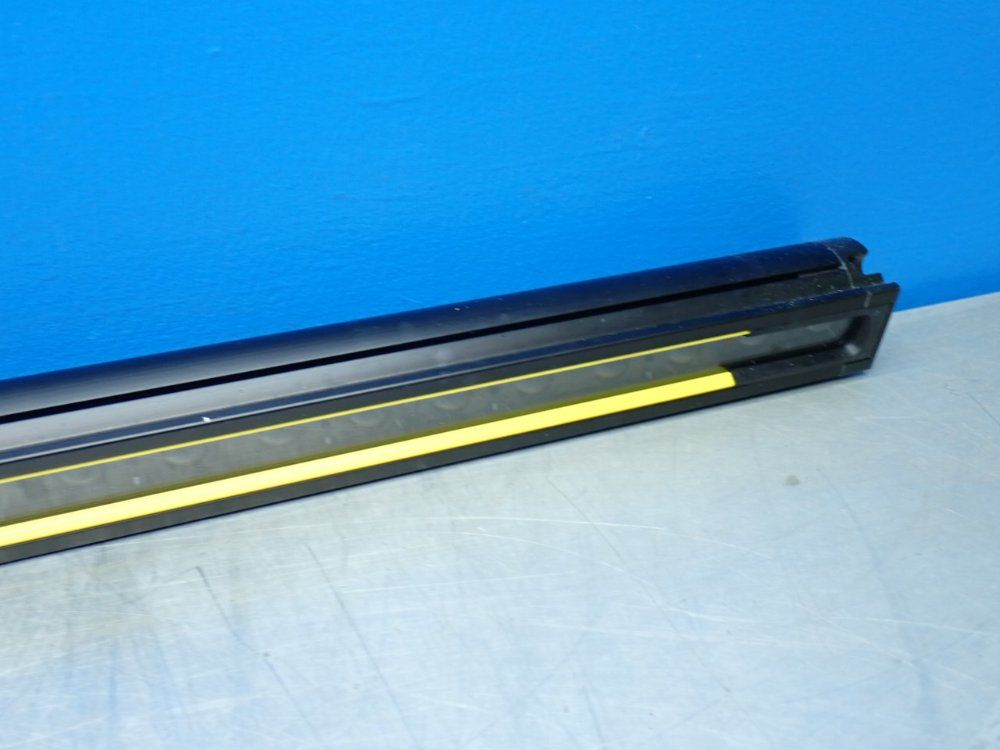 Banner 30mm Resolution, 0.1-12m Range Heavy-duty Type 4 Safety Light Curtain Receiver - S4br30-900-s