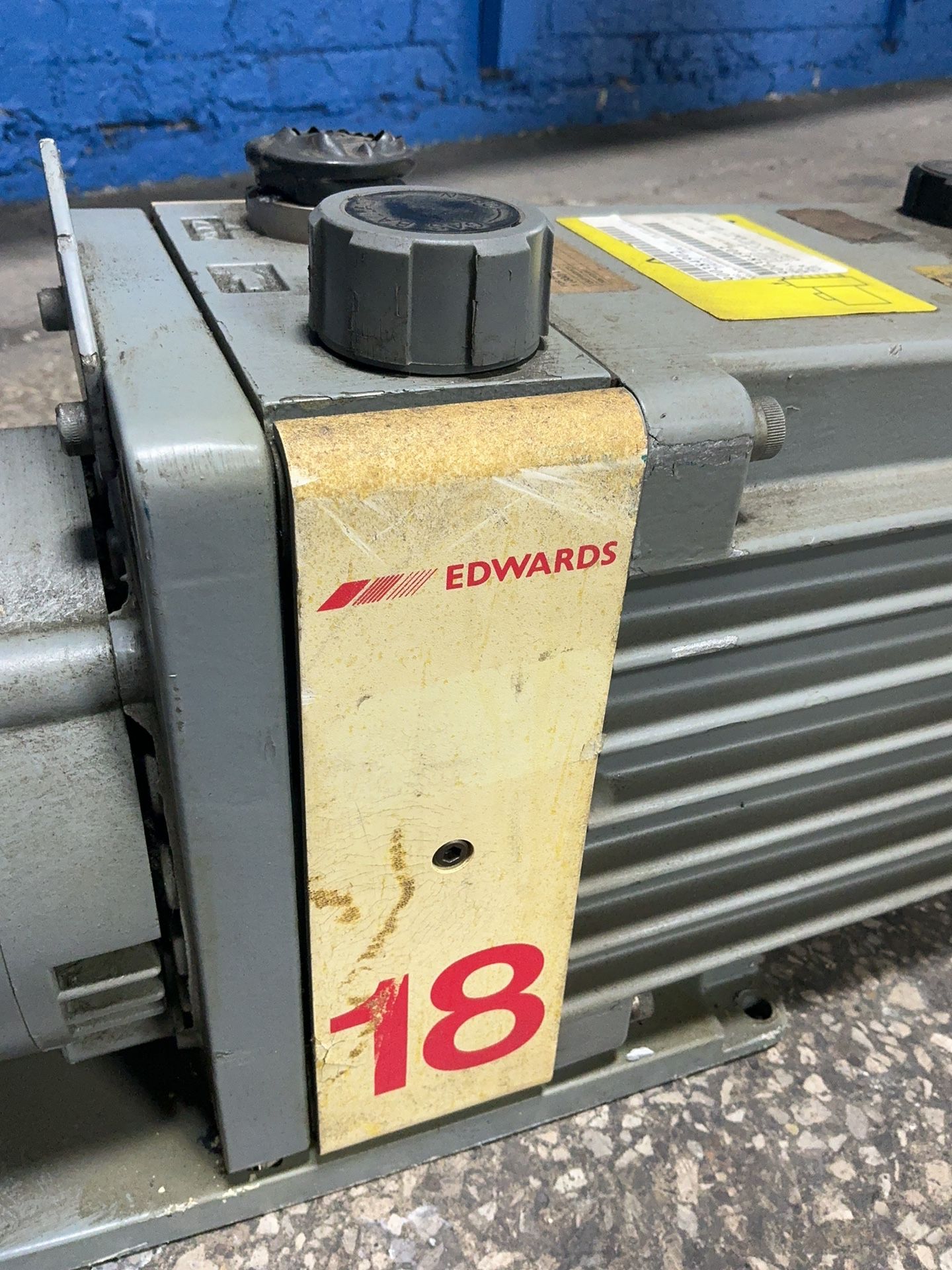 Edwards 3/4 Hp Vacuum Pump - E2m18
