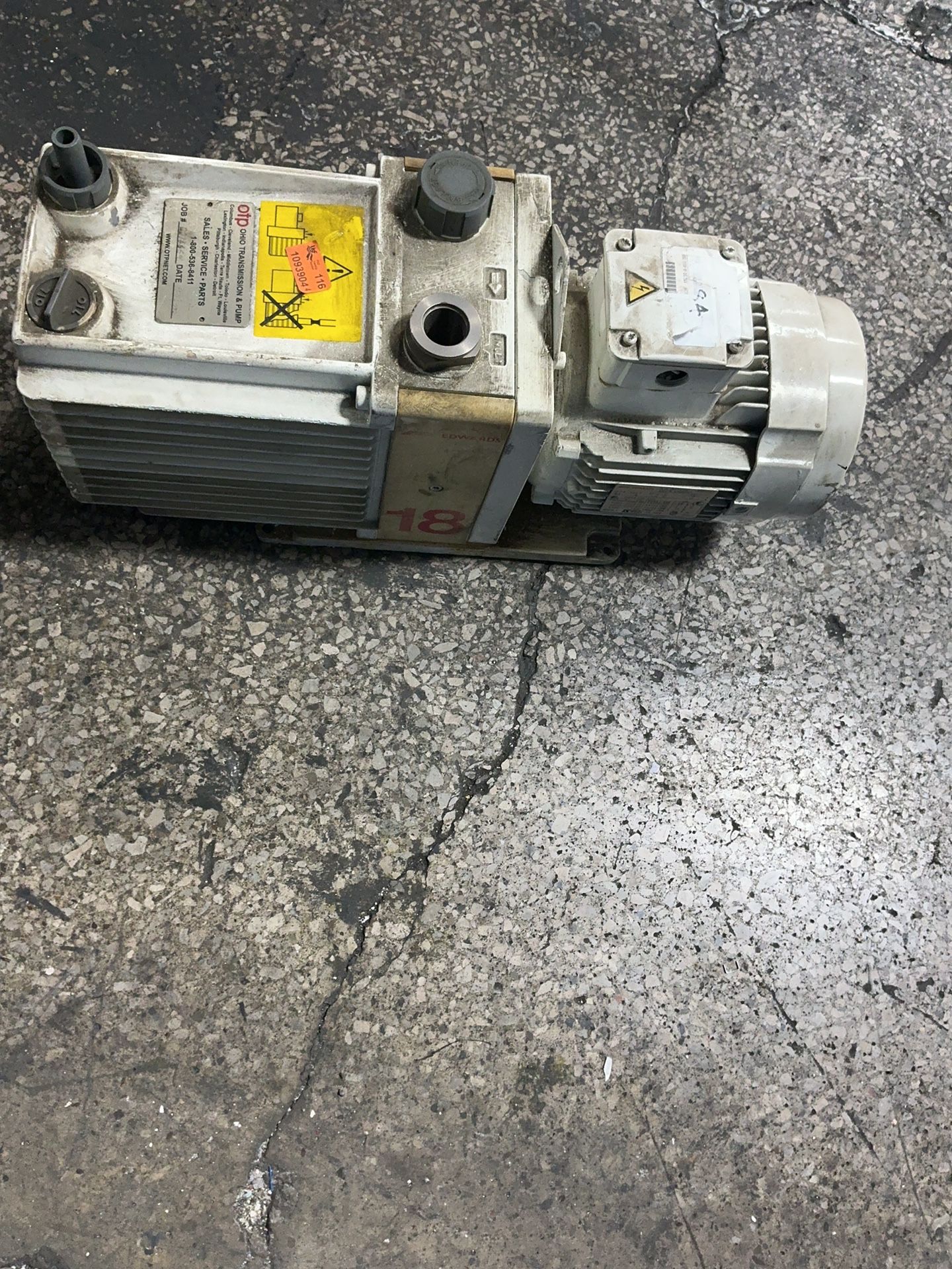 Edwards 0.66 Kw Vacuum Pump - E2m18