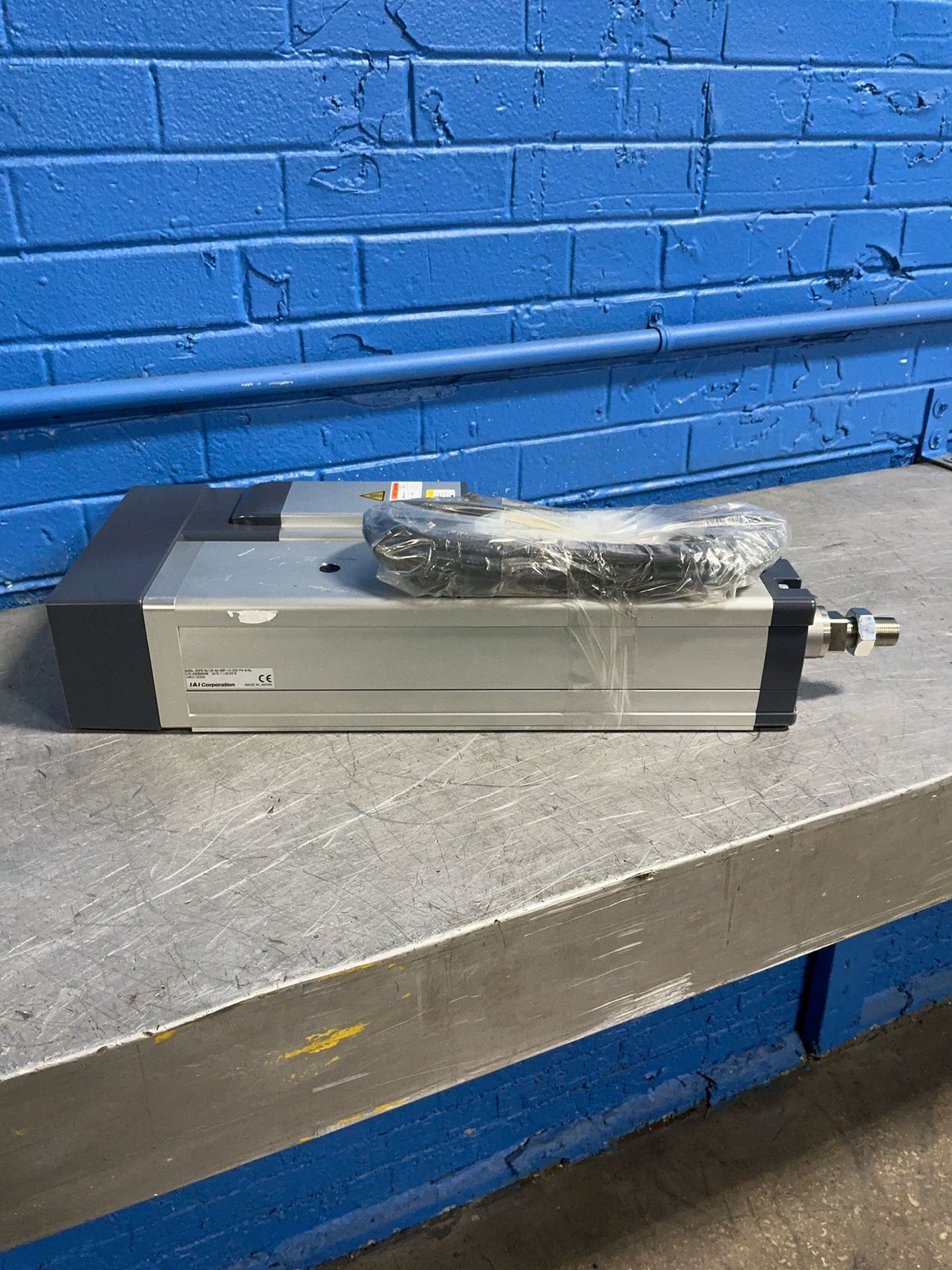 Iai Corporation Cylinder Actuator - Rcp5-ra10r-wa-86p-10-200-p4-m-ml