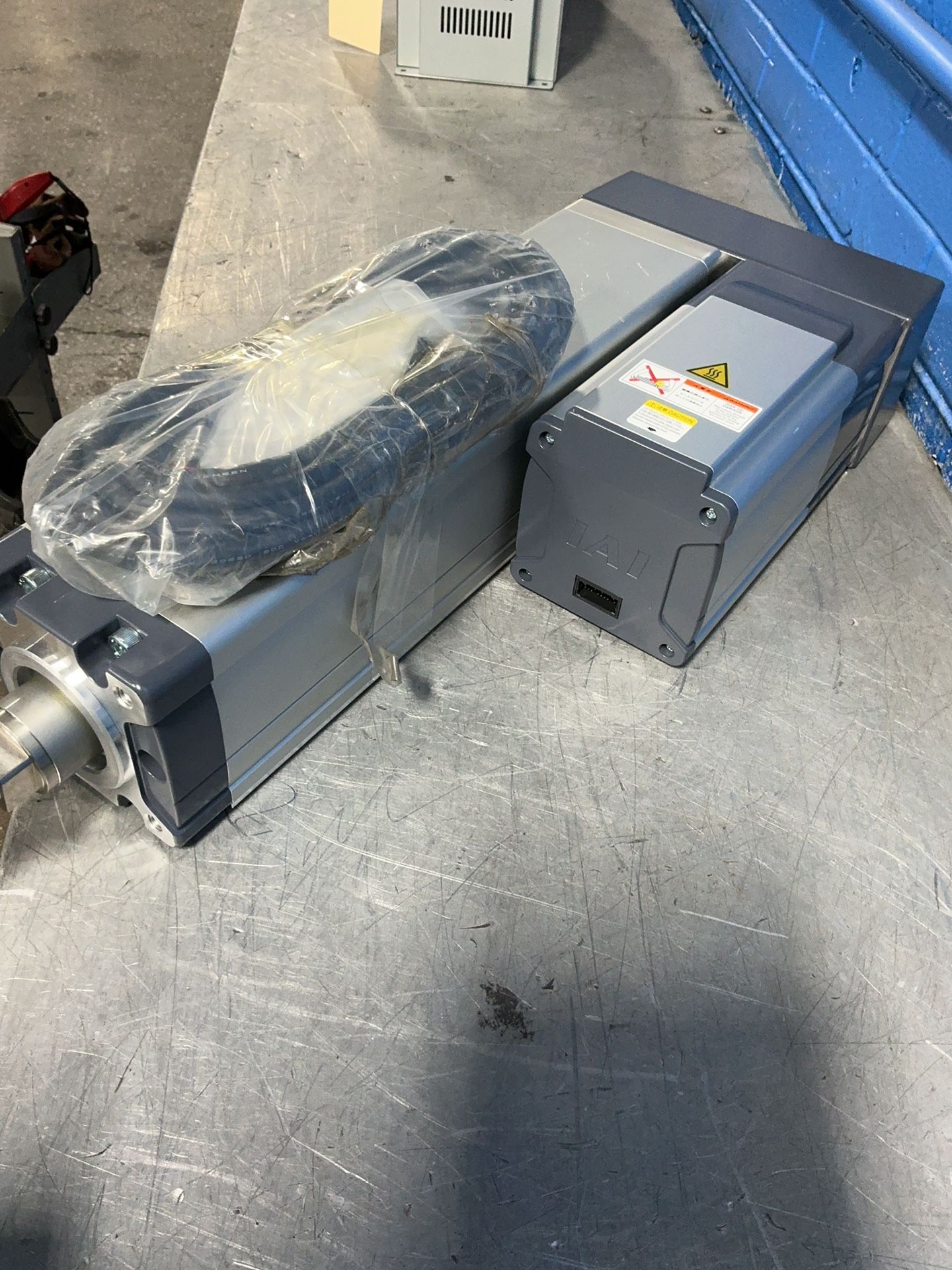 Iai Corporation Cylinder Actuator - Rcp5-ra10r-wa-86p-10-200-p4-m-ml