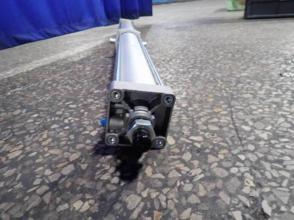 Smc 145 Psi Tie-rod Pneumatic Cylinder - Mbt100-1500z-xc3dd-x142us