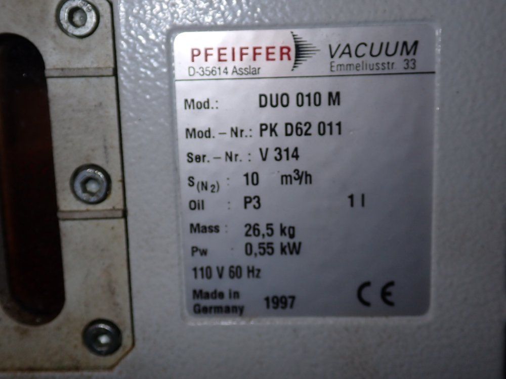 Pfieffer Duo 010 M Vacuum Pump - Pk D62 011