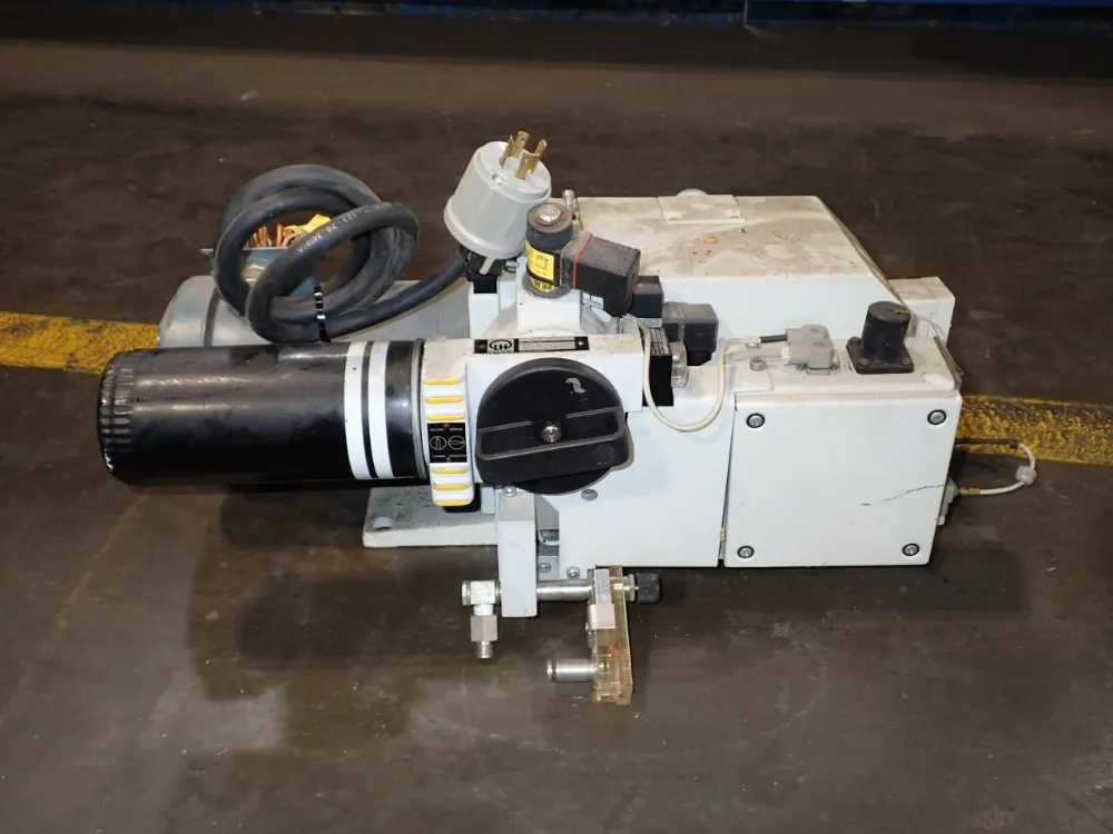 Leybold-heraeus Vacuum Pump - D25bcs