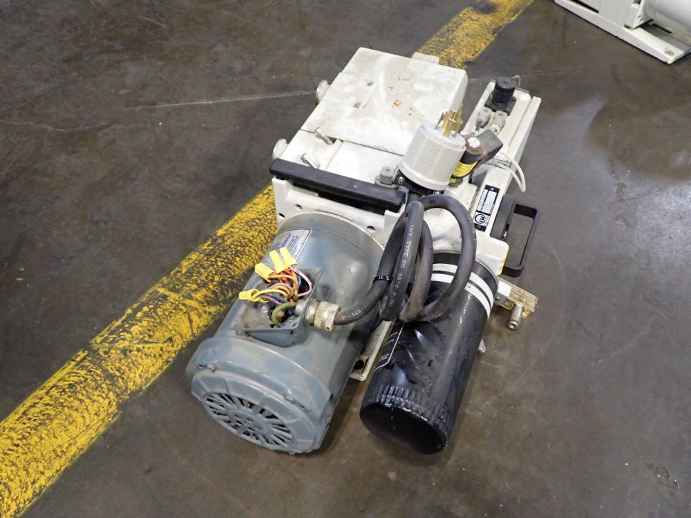 Leybold-heraeus Vacuum Pump - D25bcs