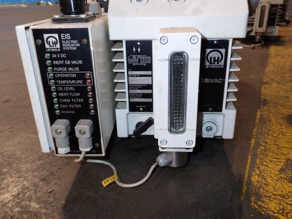 Leybold-heraeus Vacuum Pump - D16bcs