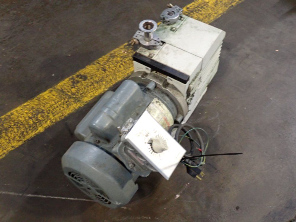 Leybold-heraeus Vacuum Pump - D4b