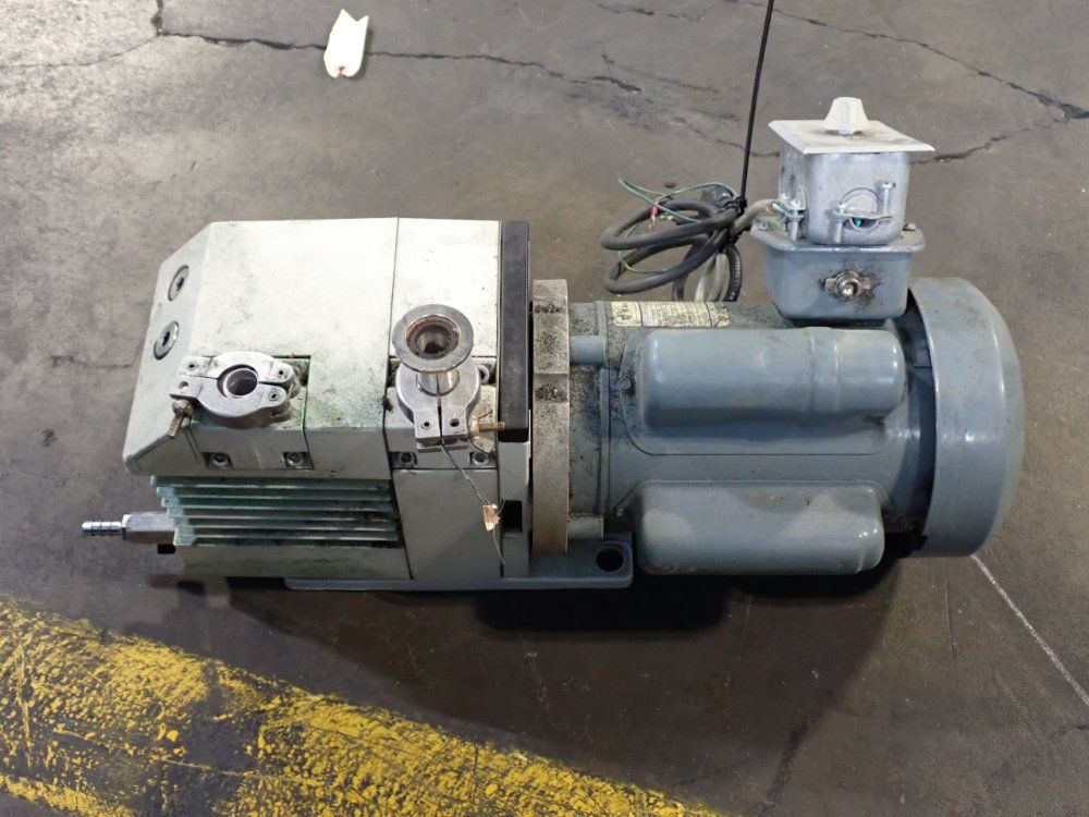 Leybold-heraeus Vacuum Pump - D4b