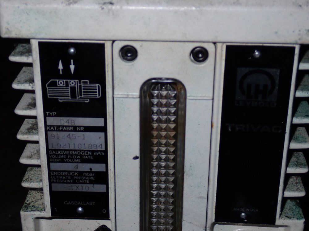 Leybold-heraeus Vacuum Pump - D4b