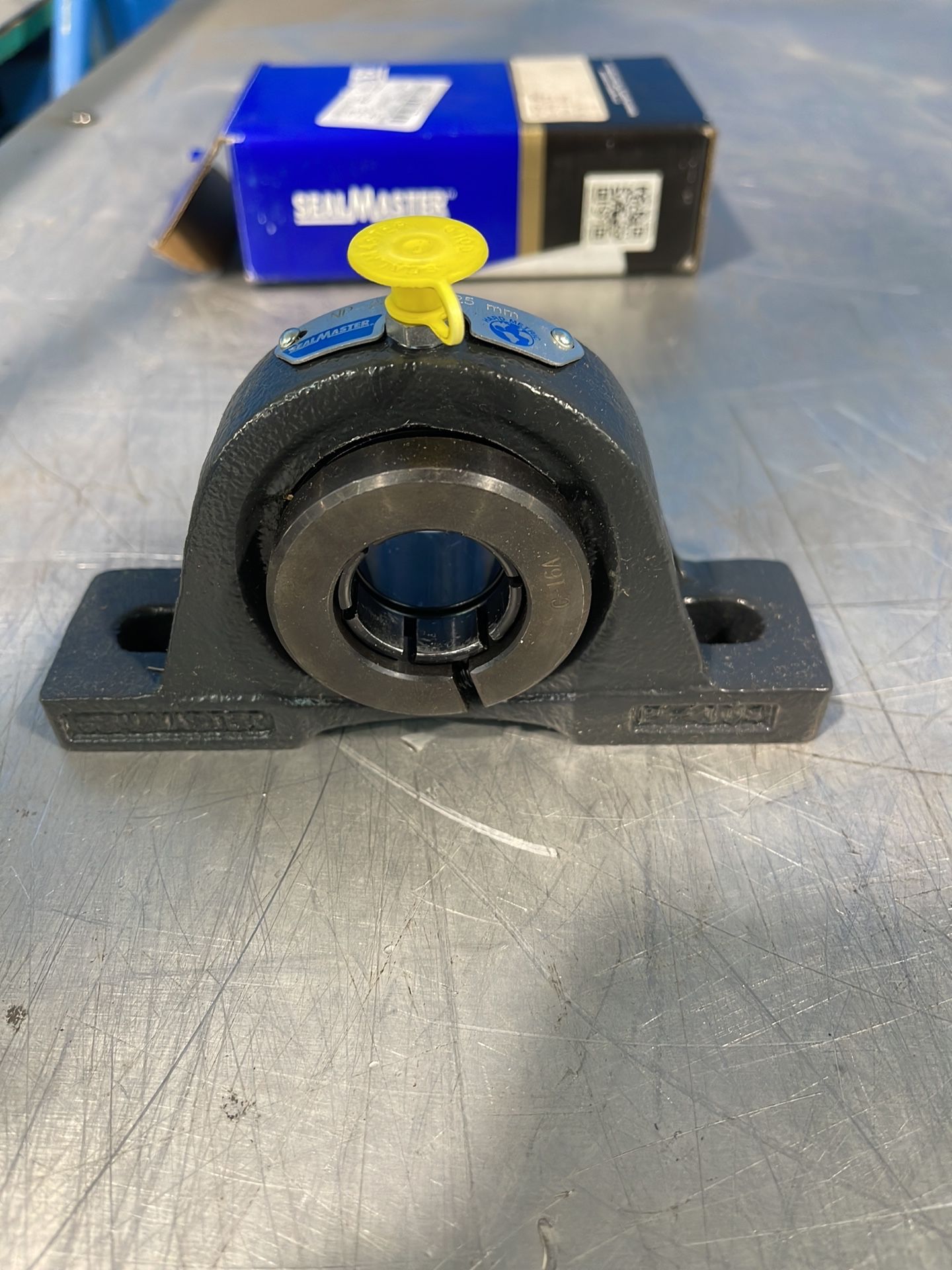Sealmaster 25 Mm Skwezloc Gold Line Pillow Block Ball Bearing - Np-205mc