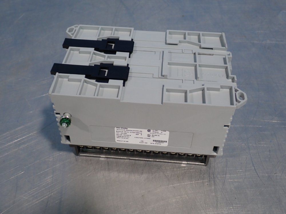 Allen Bradley Series B Block I/o 120v Ac 32 Point Module - 1791-32a0