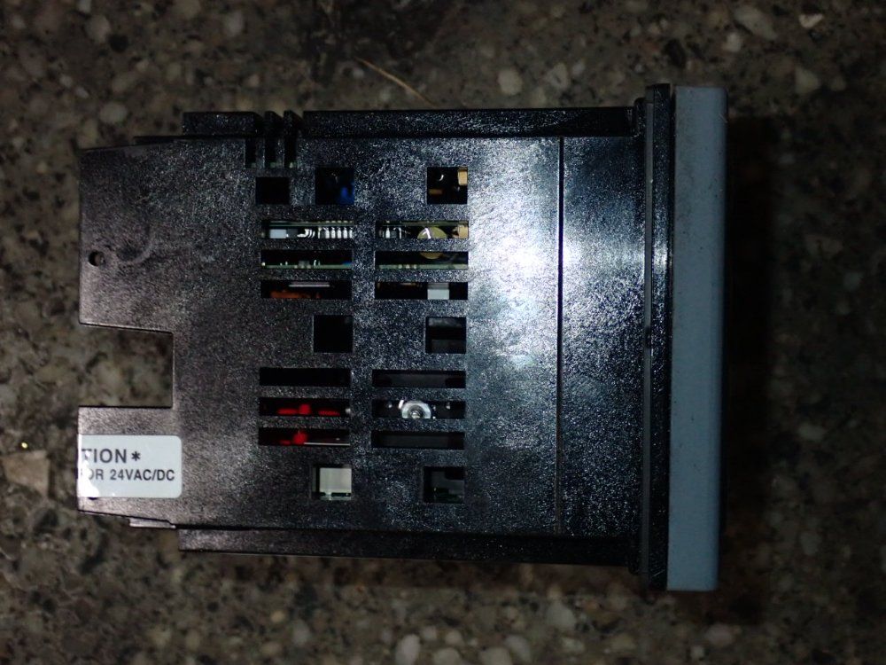 Honeywell Digital Controller - Udc3200 / Dc3201-ce-100r-210-10000-00-0