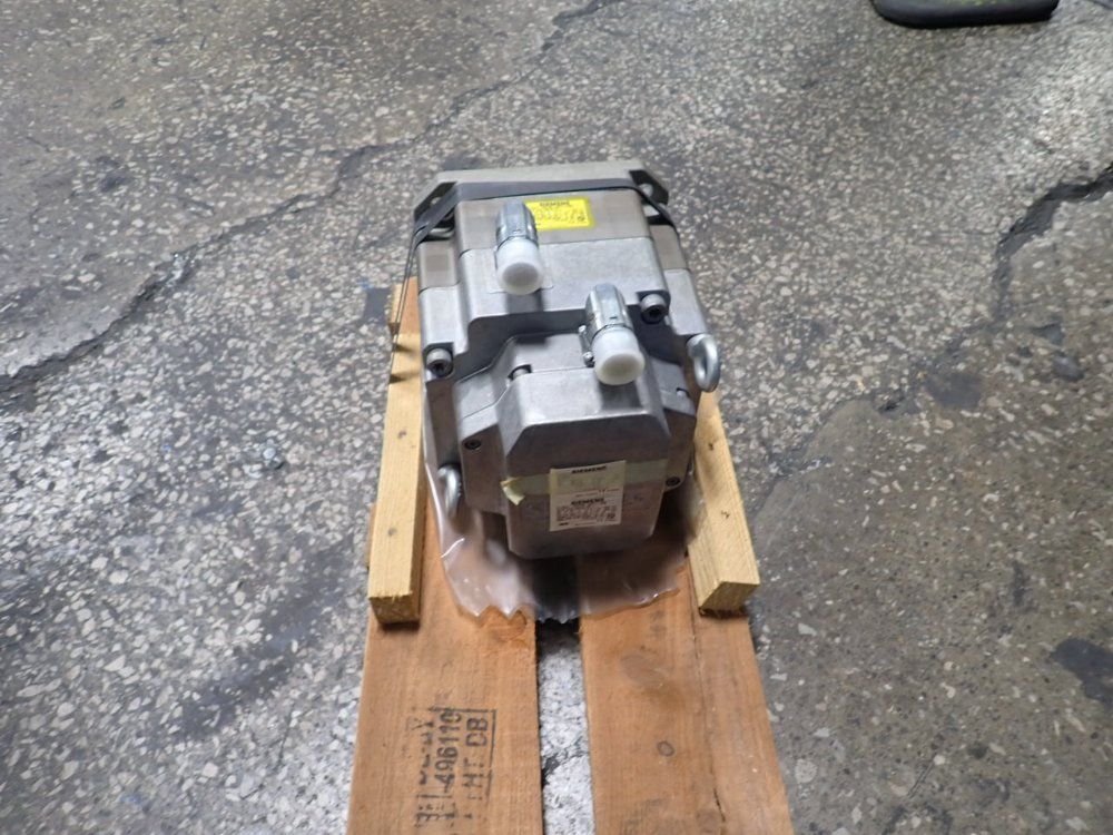 Siemens Servo Motor - 1fk7100-5af71-1eb0