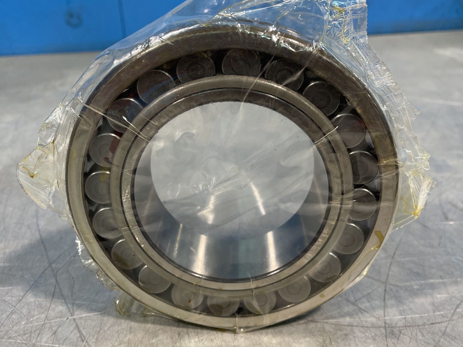Skf Spherical Roller Bearing - 22218 Ek/c3