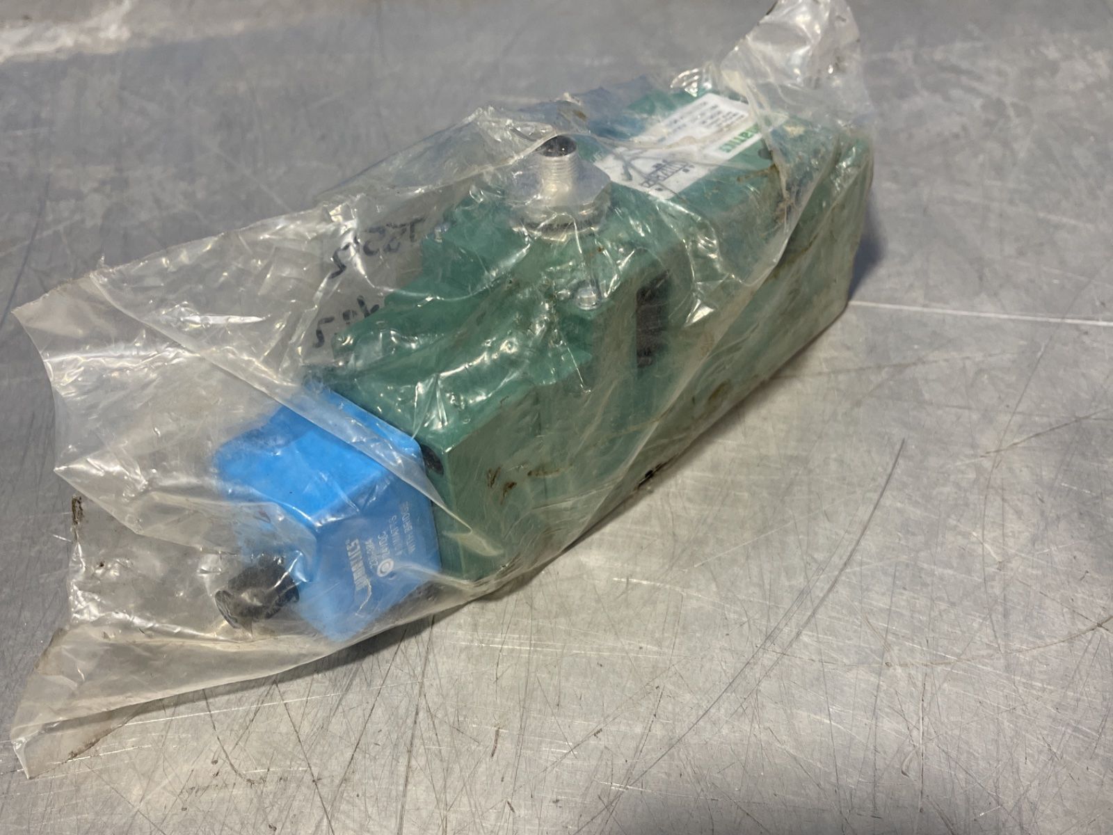 Numatics 150 Psig Pilot Solenoid Valve - A23ba400rt61e61
