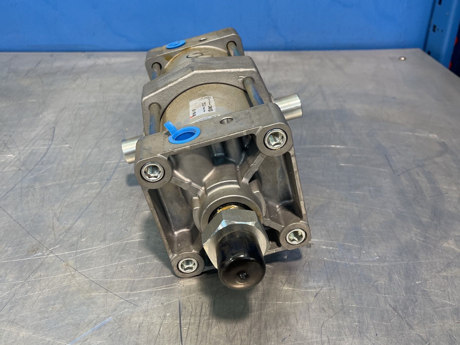 Smc 145 Psi Pneumatic Cylinder - Mbt100-170z