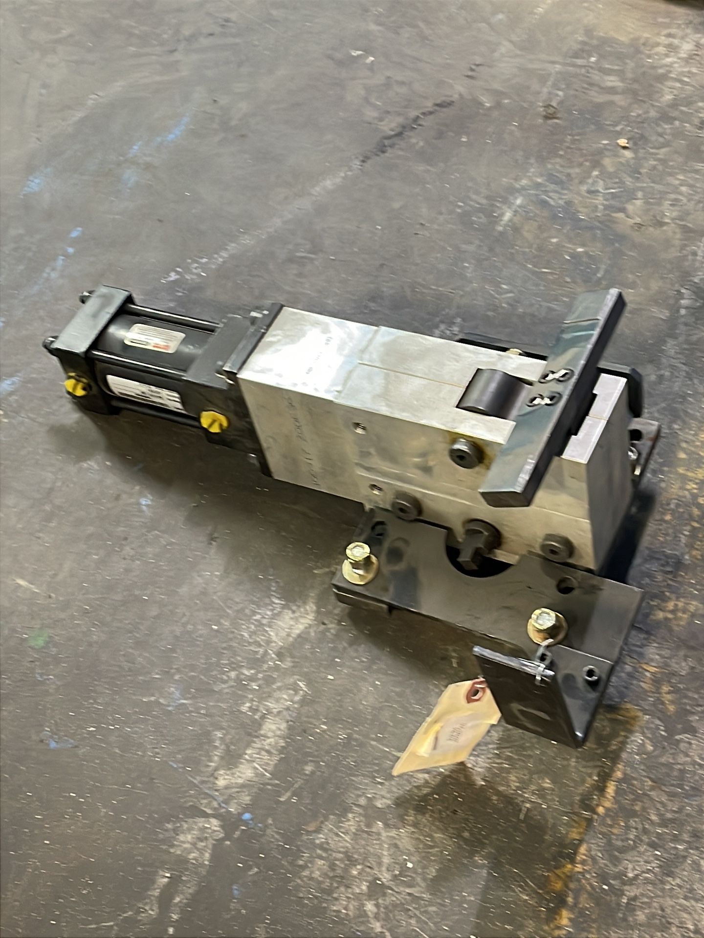 Schrader Bellows 250 Psi Pneumatic Clamp Assembly - Nab112151 2.000