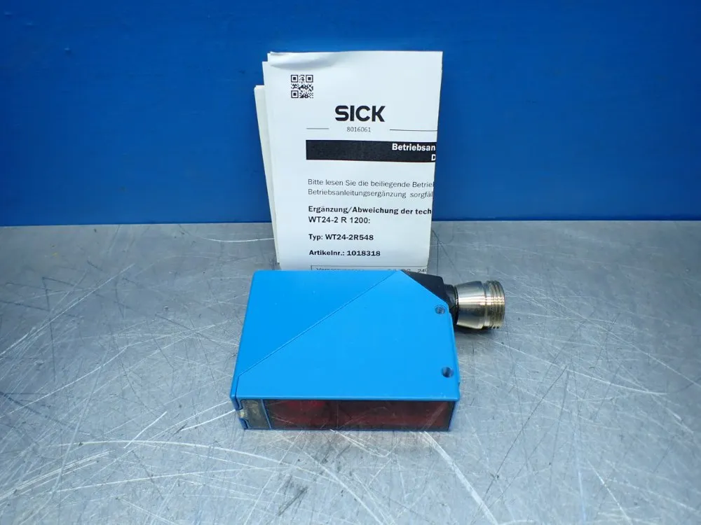 Sick Compact Photoelectric Proximity Sensor - Wt24-2r548