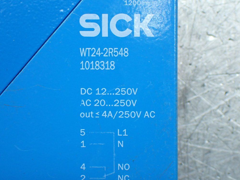 Sick Compact Photoelectric Proximity Sensor - Wt24-2r548