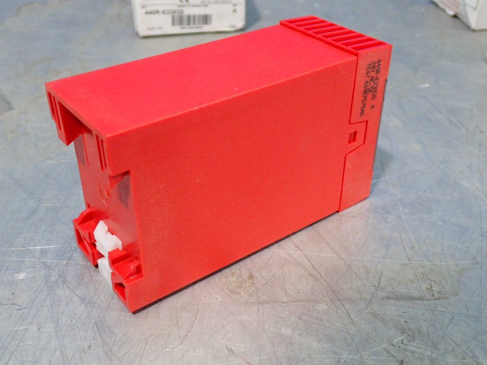 Allen-bradley Guardmaster Minotaur Msr8t Safety Relay Single Channel Input - 440r-e23030