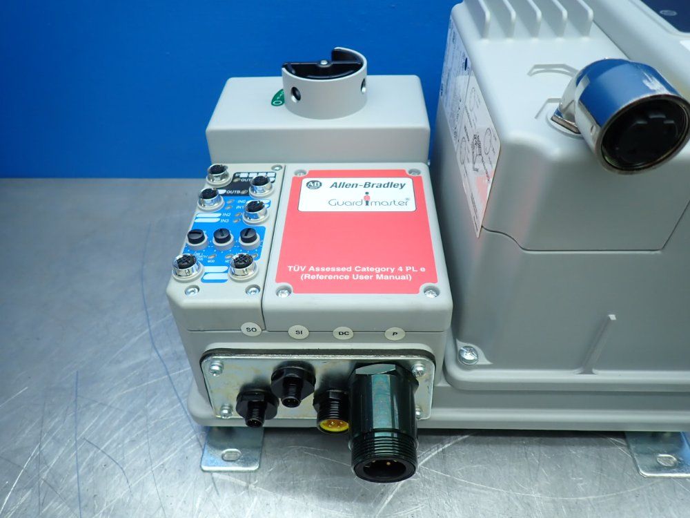 Allen-bradley Armorstart Safety Starter And Base - 281e-f12s-10c-rrg