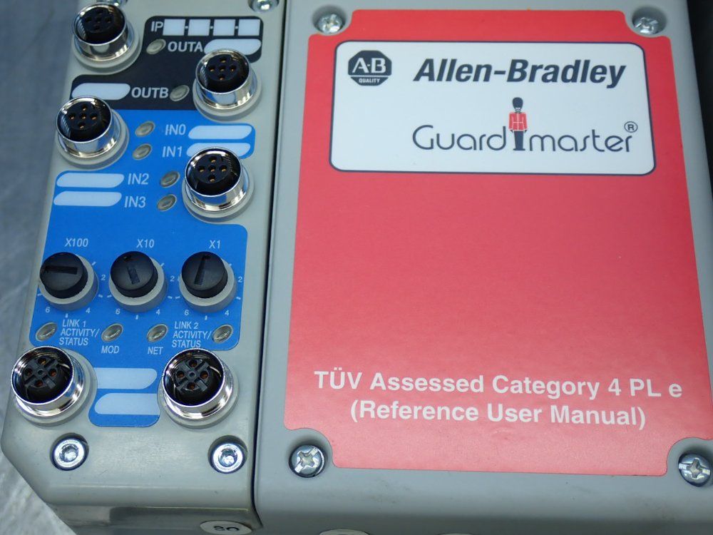 Allen-bradley Armorstart Safety Starter And Base - 281e-f12s-10c-rrg
