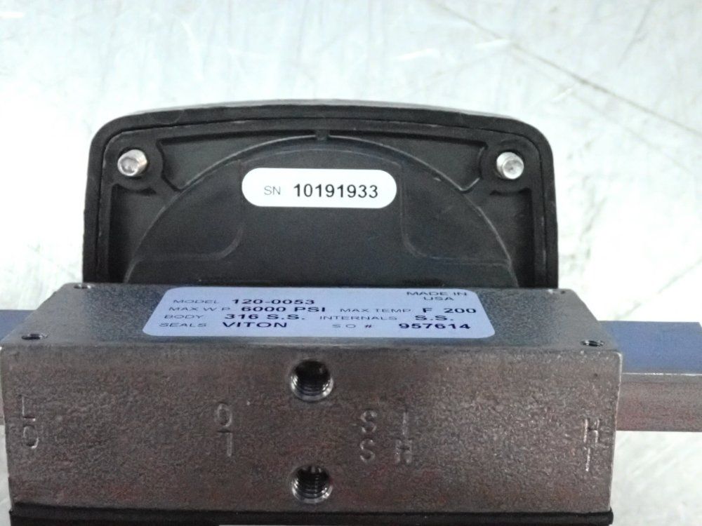 Omni Controls 6000 Psi Differential Pressure Switch Gauge - 120-0053