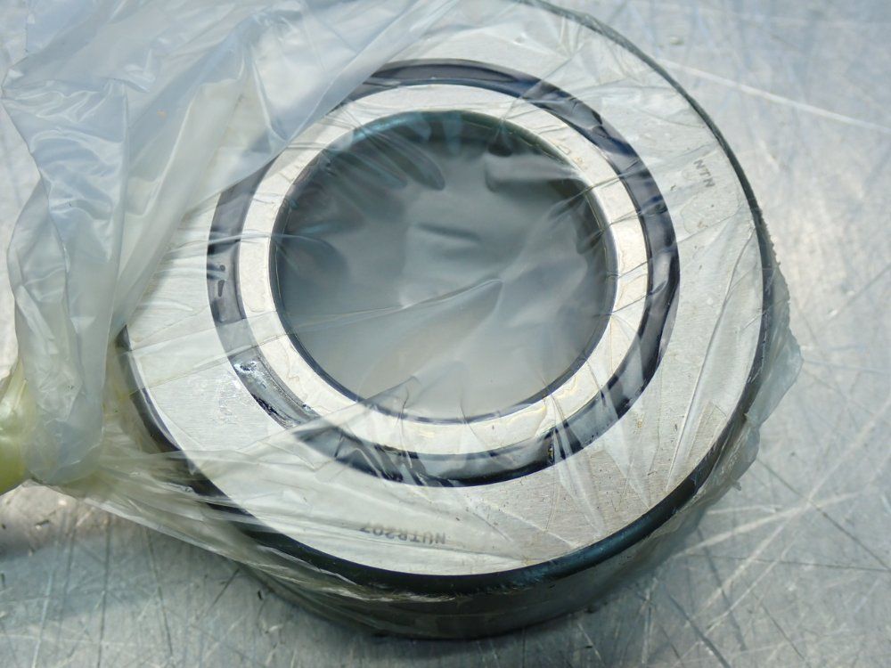Ntn Support Roller Follower, 2pcs - Nutr207