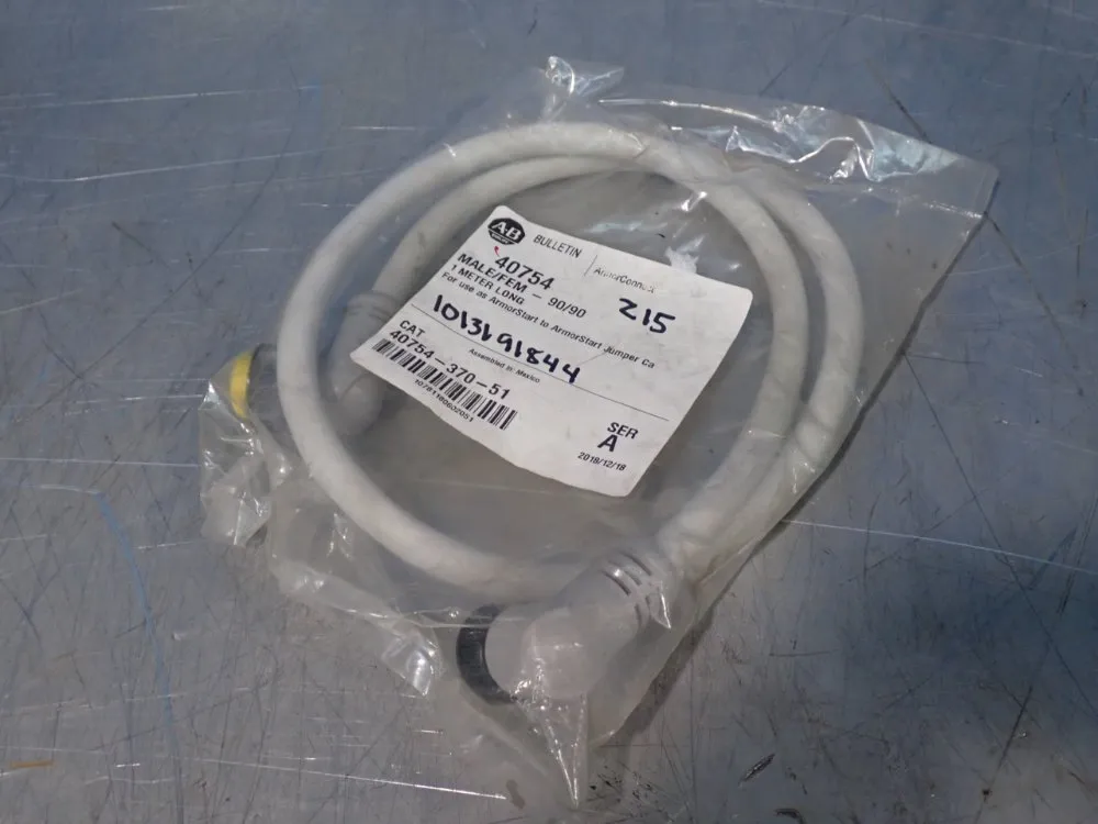 Allen Bradley 1 Meter Long Male/female Cable - 40754-370-51