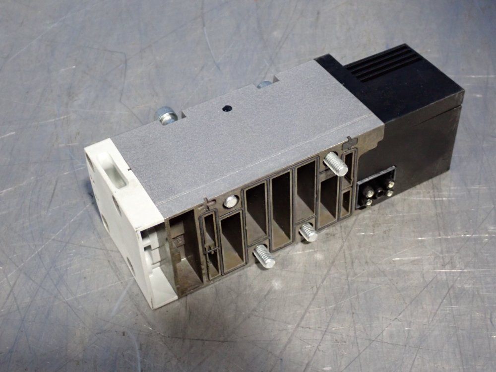 Festo Solenoid Valve - Vsva-b-b52-zd-d2