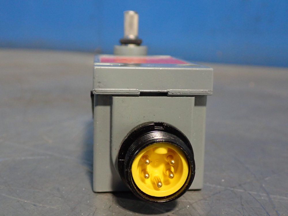 Allen Bradley 8 A, 600v Series J Limit Switch - 802t-apdj1