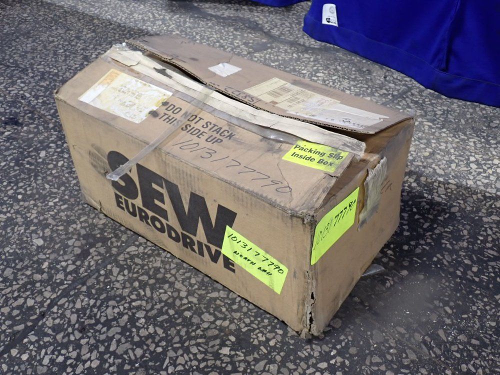 Sew-eurodrive .5 Hp Gear Drive - S57drs71s4be05hr/mm03/axx6/avs
