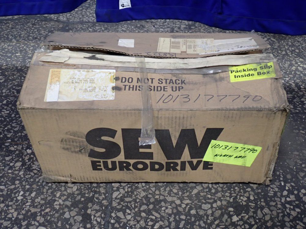 Sew-eurodrive .5 Hp Gear Drive - S57drs71s4be05hr/mm03/axx6/avs