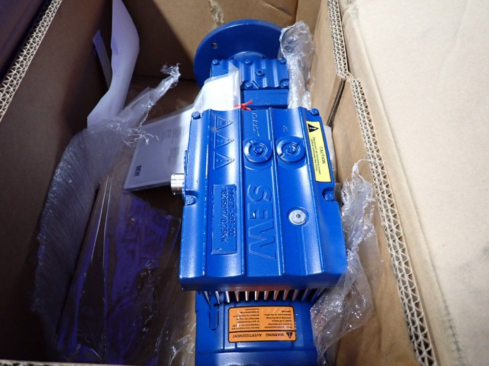 Sew-eurodrive 1 Hp Gear Drive - Rf37 Drn80m4/be1hr/mm07