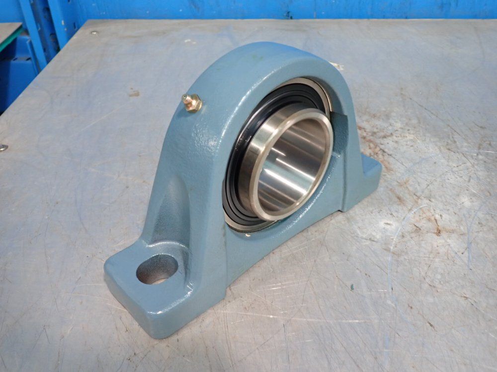 Ami Bearings 2-bolt Base, 2-15/16 In Bore Pillow Block Ball Bearing Unit - Ucp215-47
