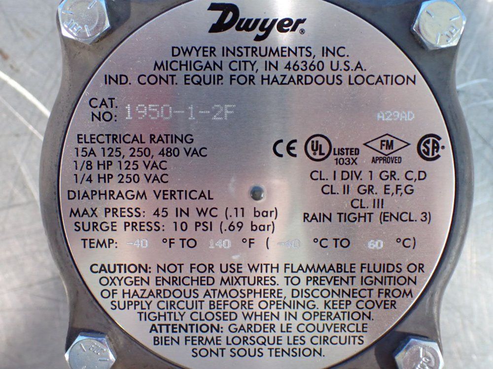 Dwyer Explosion Proof Differential Pressure Switch - 1950-1-2f