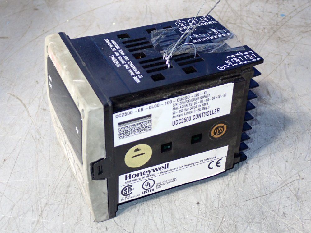 Honeywall Udc2500 Controller - Dc2500-eb-0l00-100-00000-00-0