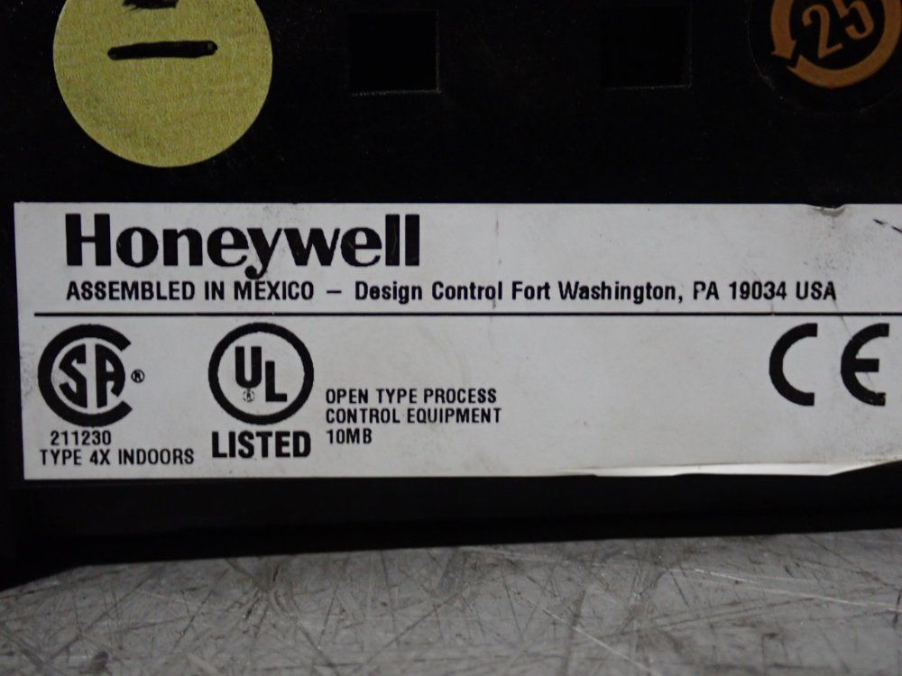 Honeywall Udc2500 Controller - Dc2500-eb-0l00-100-00000-00-0