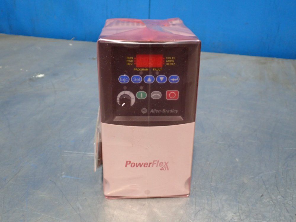 Allen Bradley 1 Hp Powerflex40 Ac Drive - 22b-d2p3n104