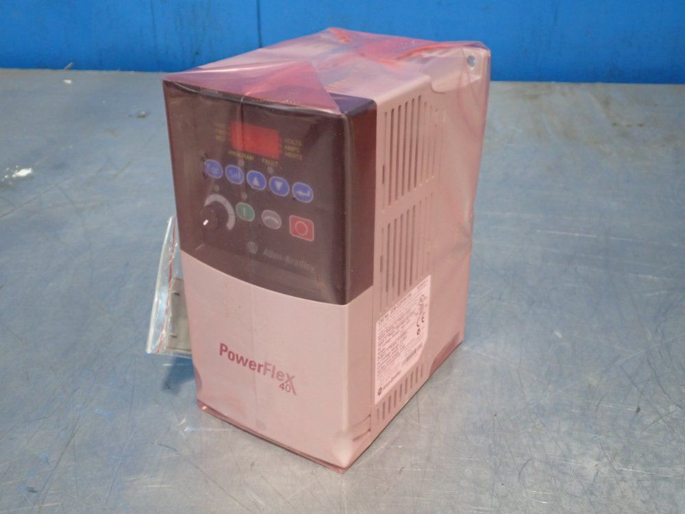 Allen Bradley 1 Hp Powerflex40 Ac Drive - 22b-d2p3n104